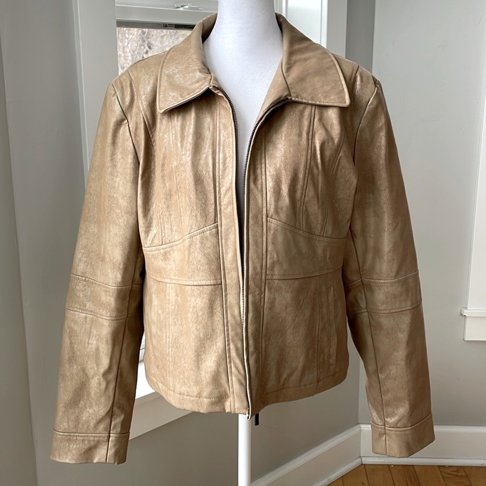 Vintage Y2K Maurices Neutral Tan Cropped Faux Leather Jacket Size Large